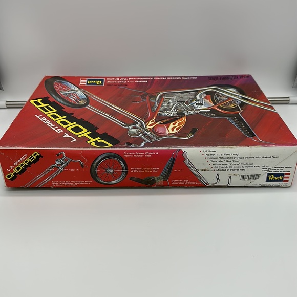 L.A. Street Chopper Revell Vintage Motorcycle Model Kit - Picture 5 of 7
